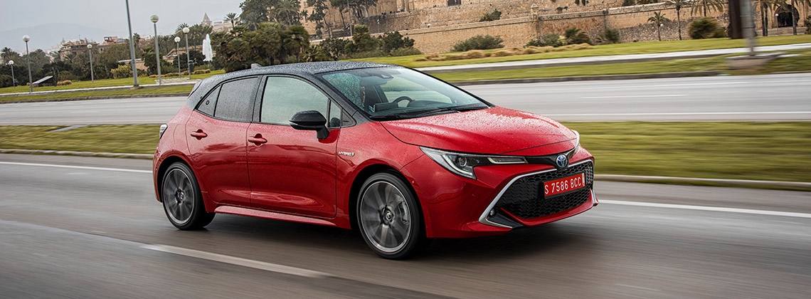 06-Zakelijke-rijder-kiest-in-2019-overtuigend-voor-hybride-Toyota-Corolla.jpg