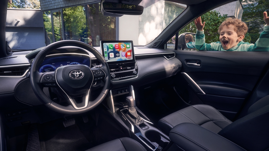 toyota-corolla-cross-interieur-dashboard-multimedia.jpg